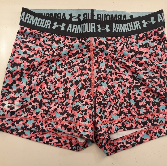 Under Armour Size MD shorts - Picture 3 of 6